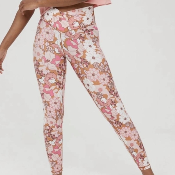 aerie Pants - Aerie OFFLINE Real Me Floral High Waist Crossover 7/8 Length Leggings Size Large